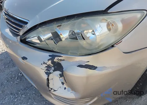 2005 Toyota Camry Le/Xle/Se z USA, uszkodzony, nr VIN 4T1BE32K05U604041